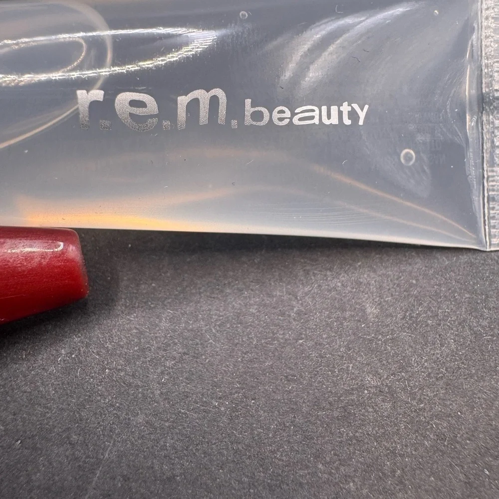 NWT r.e.m. beauty Clear Plumping Lip Gloss- In Box